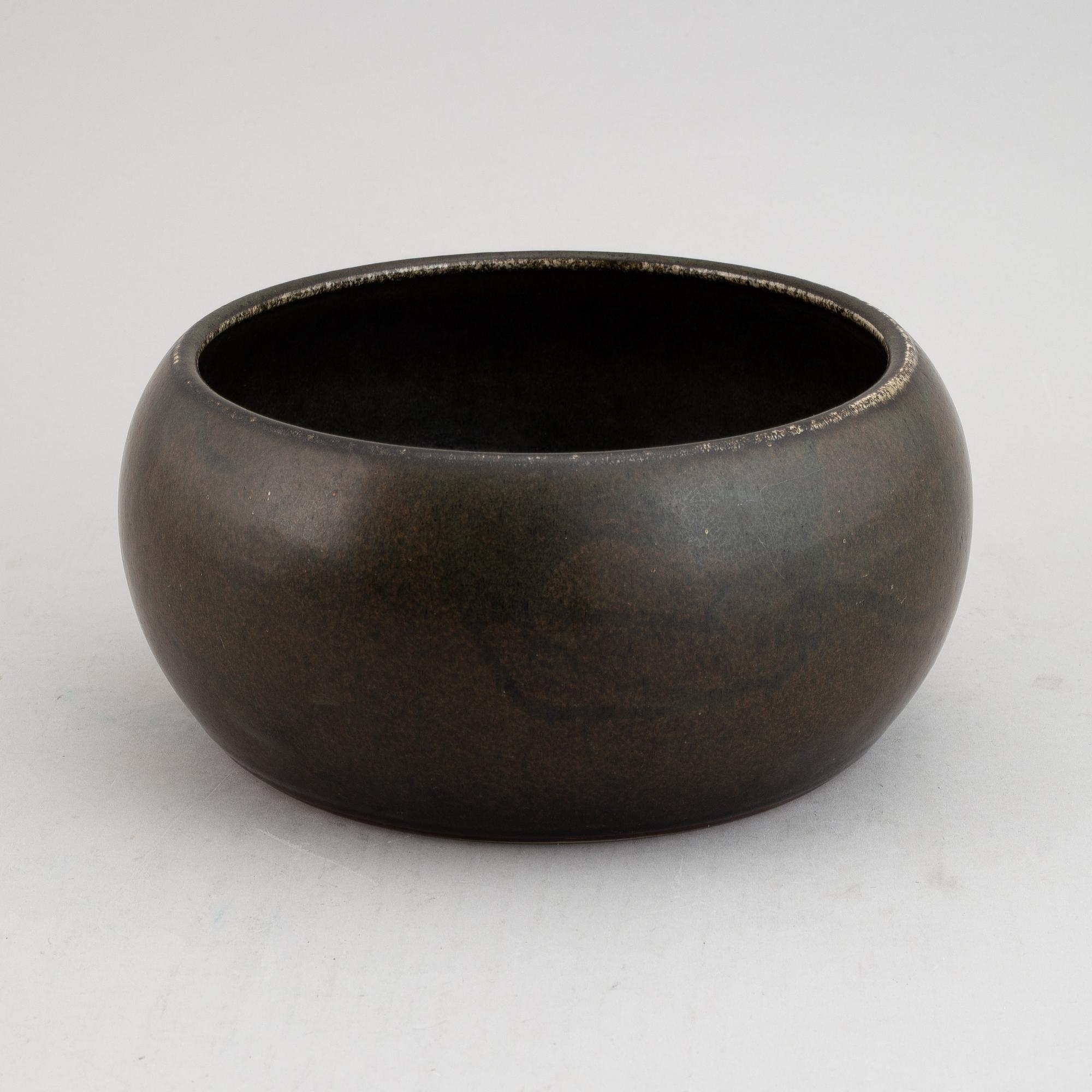 Carl Harry Stålhane, a large stoneware bowl for Rörstrand, signed and dated 1961.