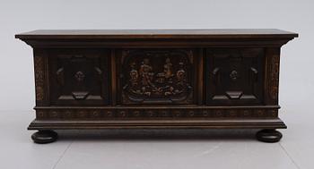 BUFFÉSKÅP, barockstil, 1900-talets första hälft.
