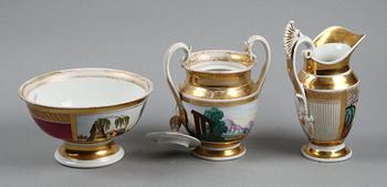 SOCKERSKÅL, GRÄDDKANNA samt SKÅL,  porslin, empire 1800-talets första hälft.