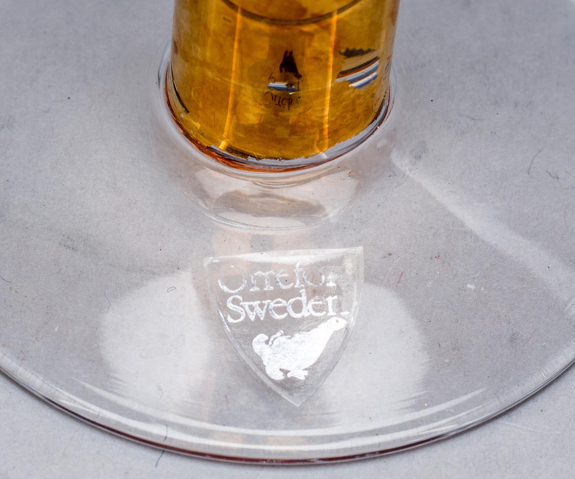 SERVISDELAR, glas, 8 + 6 + 2, glas, "Nobelservisen", formgiven av Gunnar Cyrén för Orrefors. 1900-talets andra hälft.
