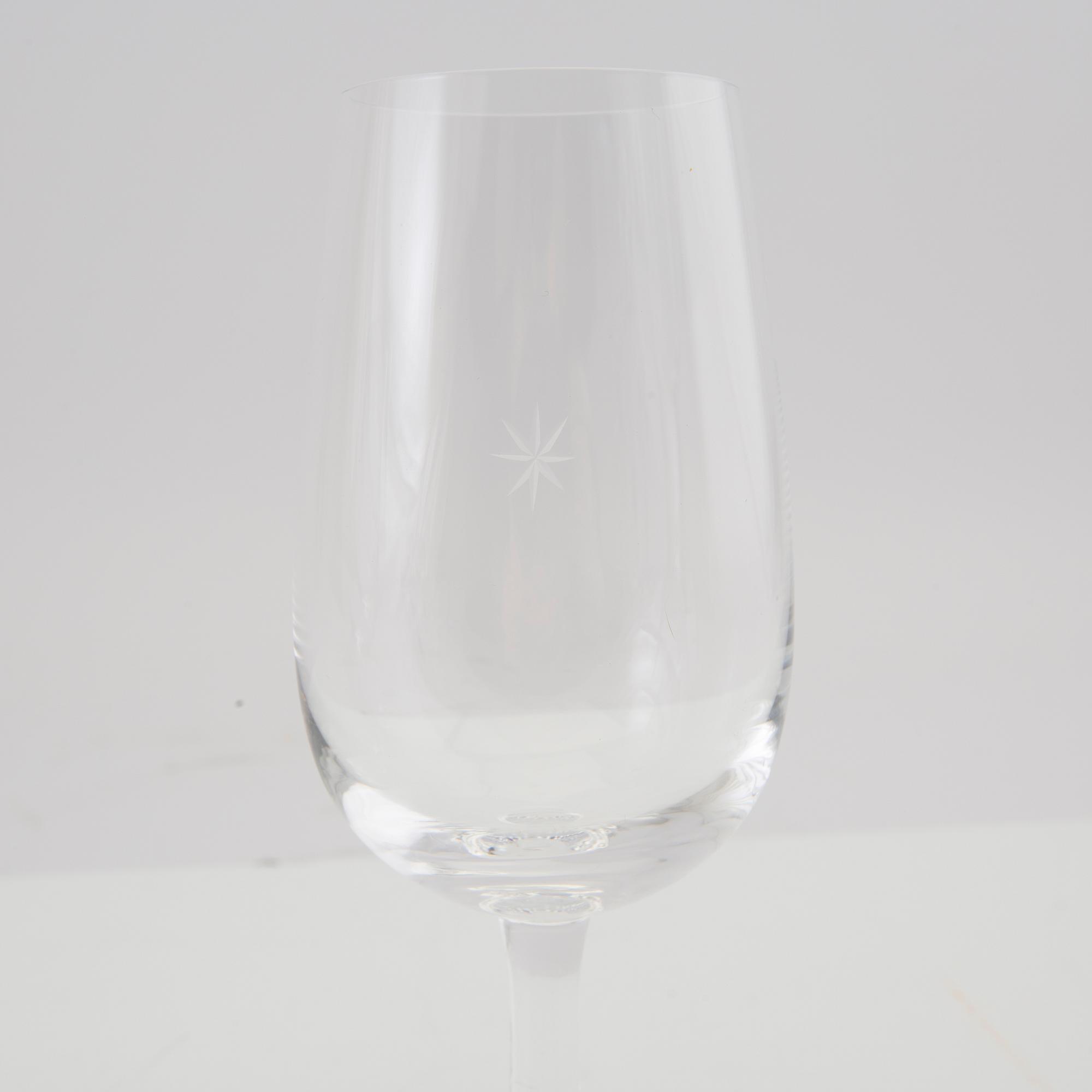 Signe Persson-Melin, servis 41 dlr "Bouquet" Kosta Boda sent 1900-tal.