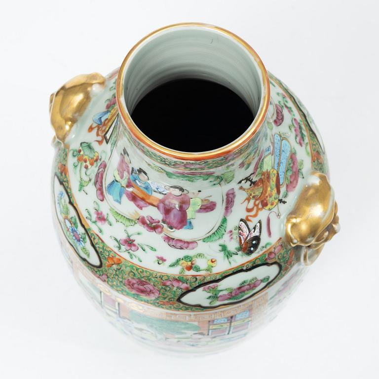 A porcelain 'Rose medallion' floor vase, Kanton, China, 19th century.