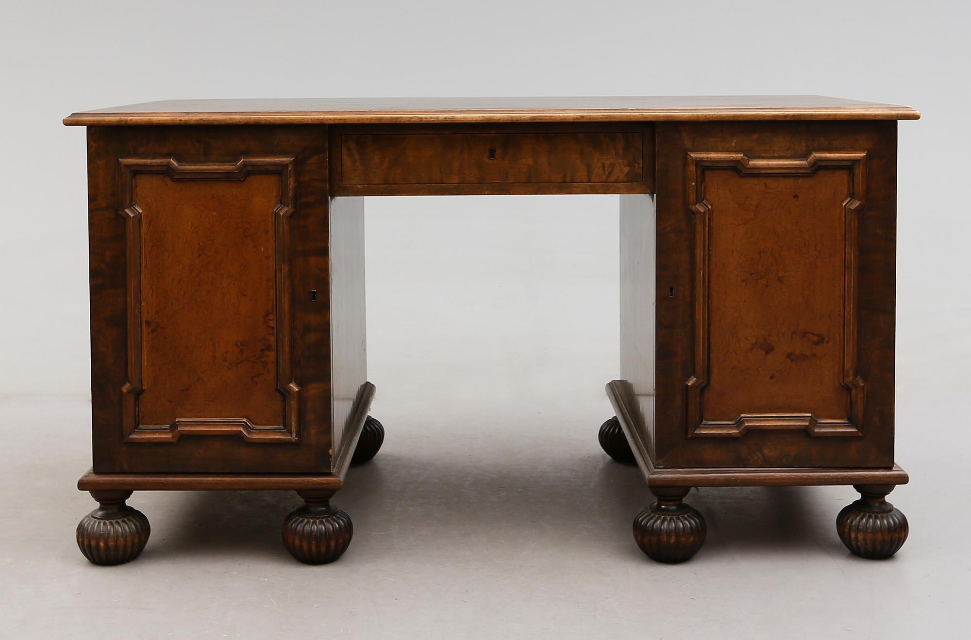 SKRIVBORD, 1900-talets första hälft.