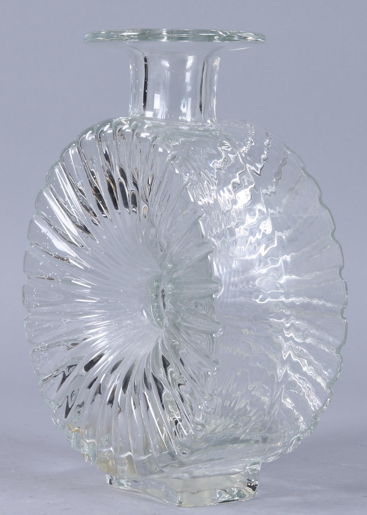 KARAFFER, 4 st samt VAS, glas, 1900-tal.