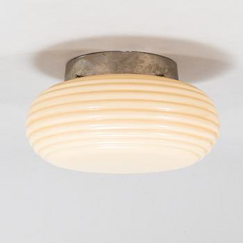 Paavo Tynell, a 1940's '1621' ceiling light for Taito.