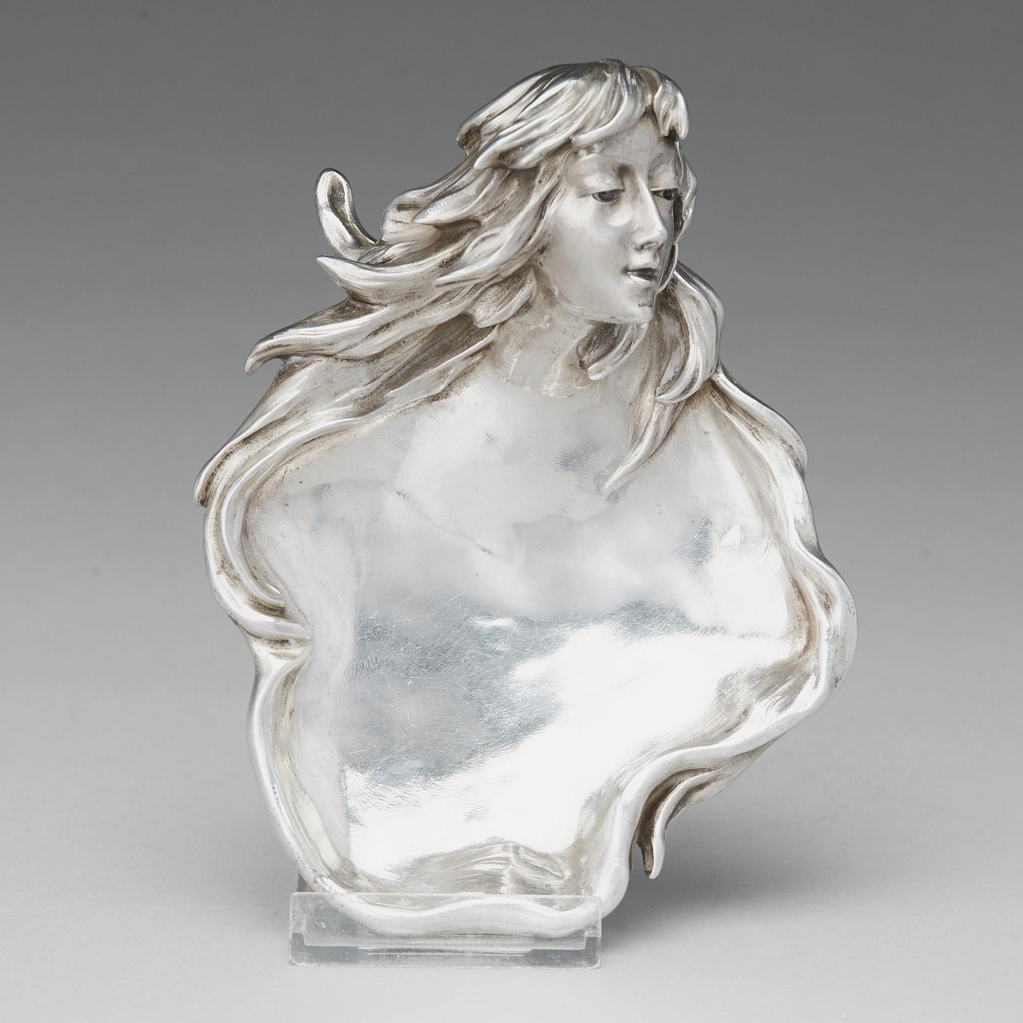 A Fabergé silver dish/tray,Moscow 1897-1908. Marked K. Fabergé in kyrillic, Imperial Warrant and scratched inv no 15649.