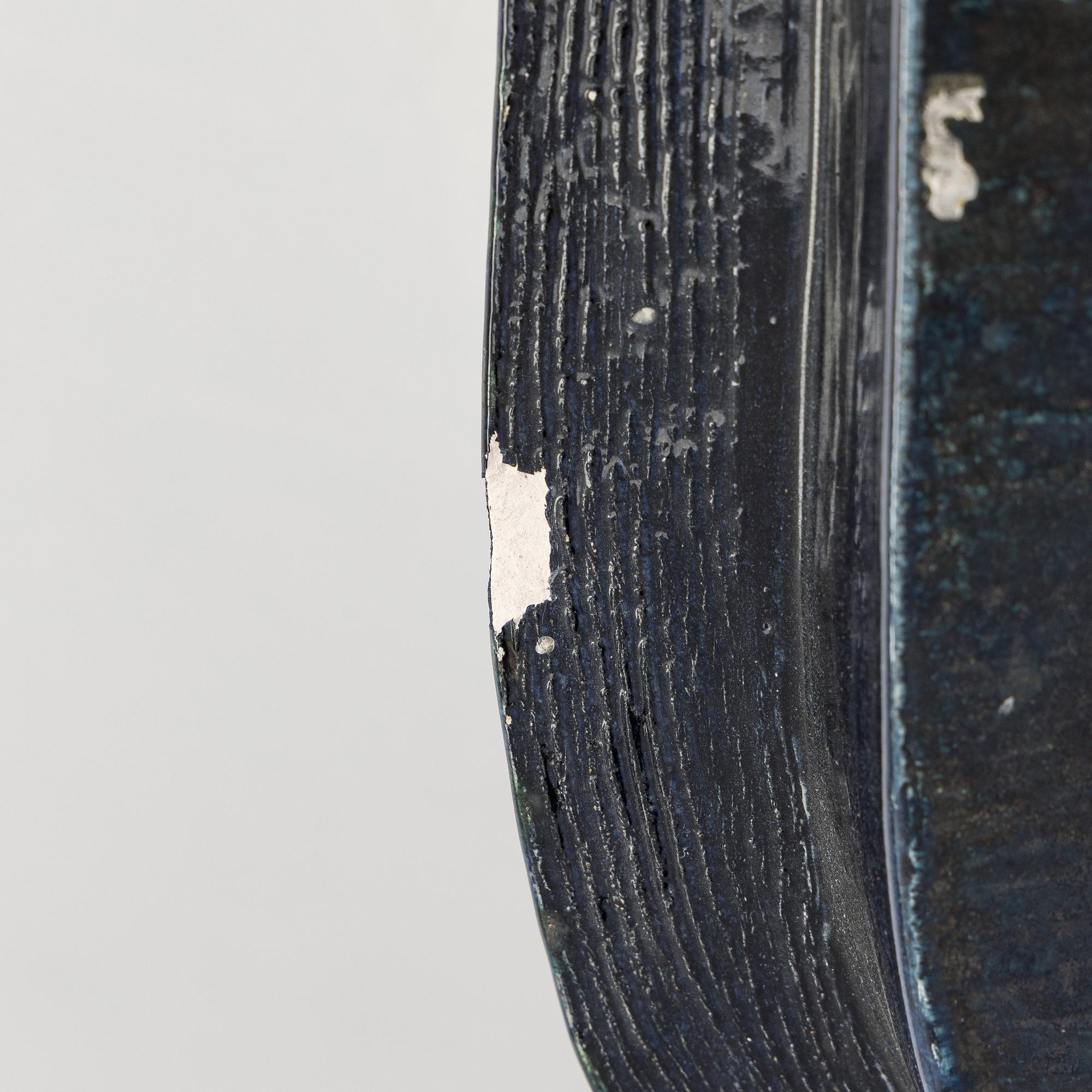 Birger Kaipiainen, a ceramic decorative plate, signed Kaipiainen.