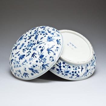 SKÅL MED LOCK, porslin, orientalisk, modern tillverkning.