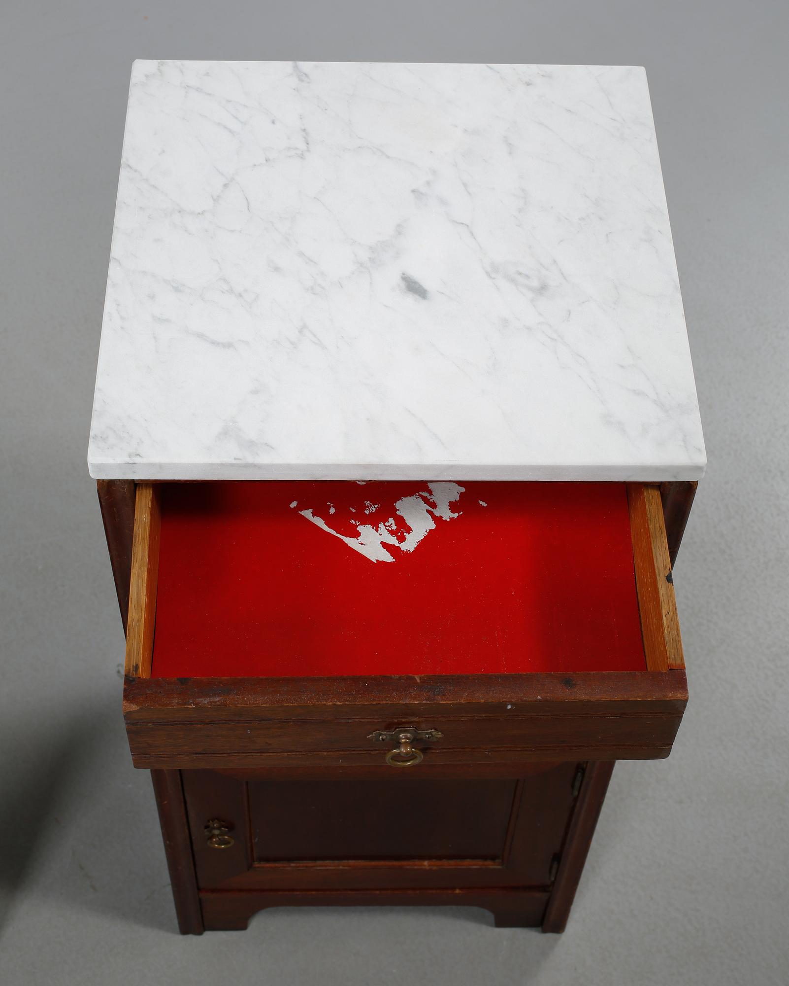 NATTDUKSBORD, ett par, tidigt 1900-tal.