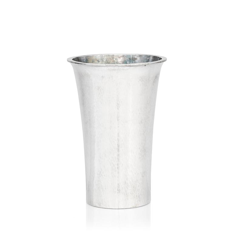 Einar Telander, a sterling silver vase, Silversmedja Einar Telander, Stockholm / Lidingö 1977.