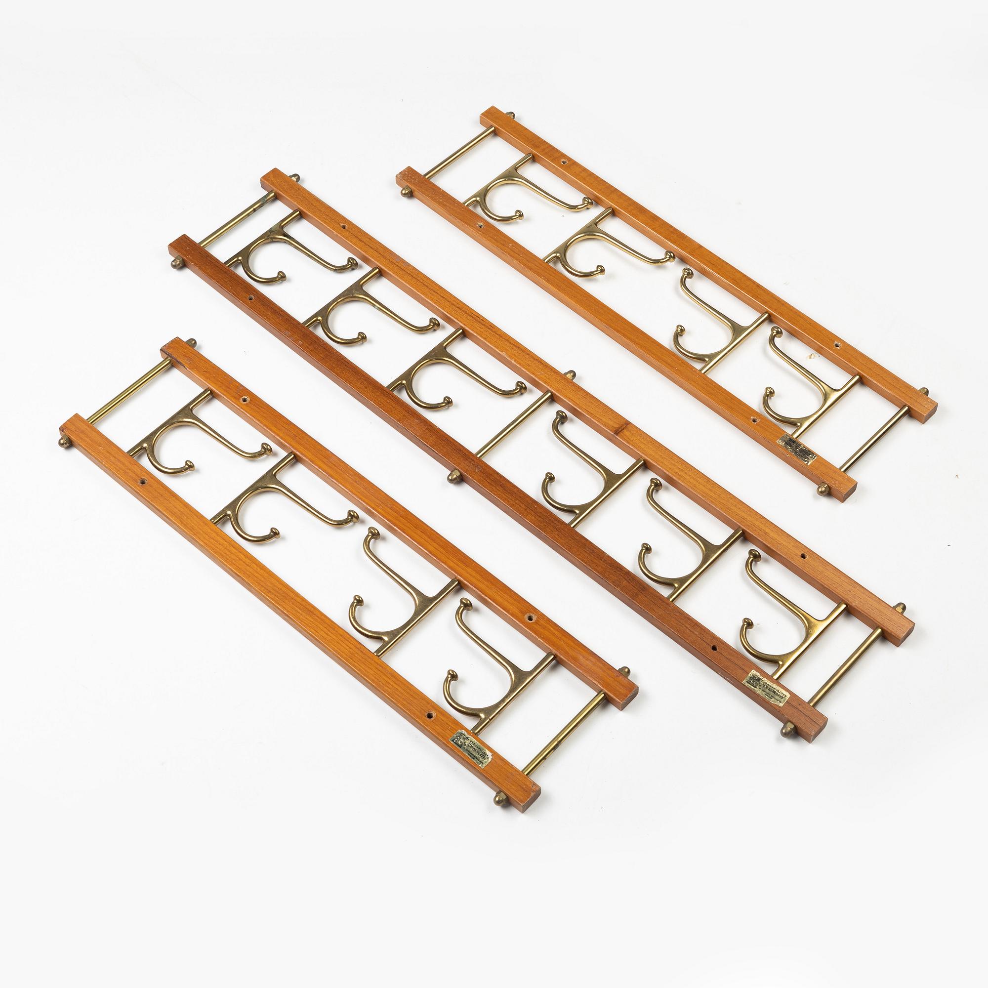 Klädhängare, 3 st, "Dekorativ", Skogslunds Metallgjuteri, Anderstorp, 1950/60-tal.