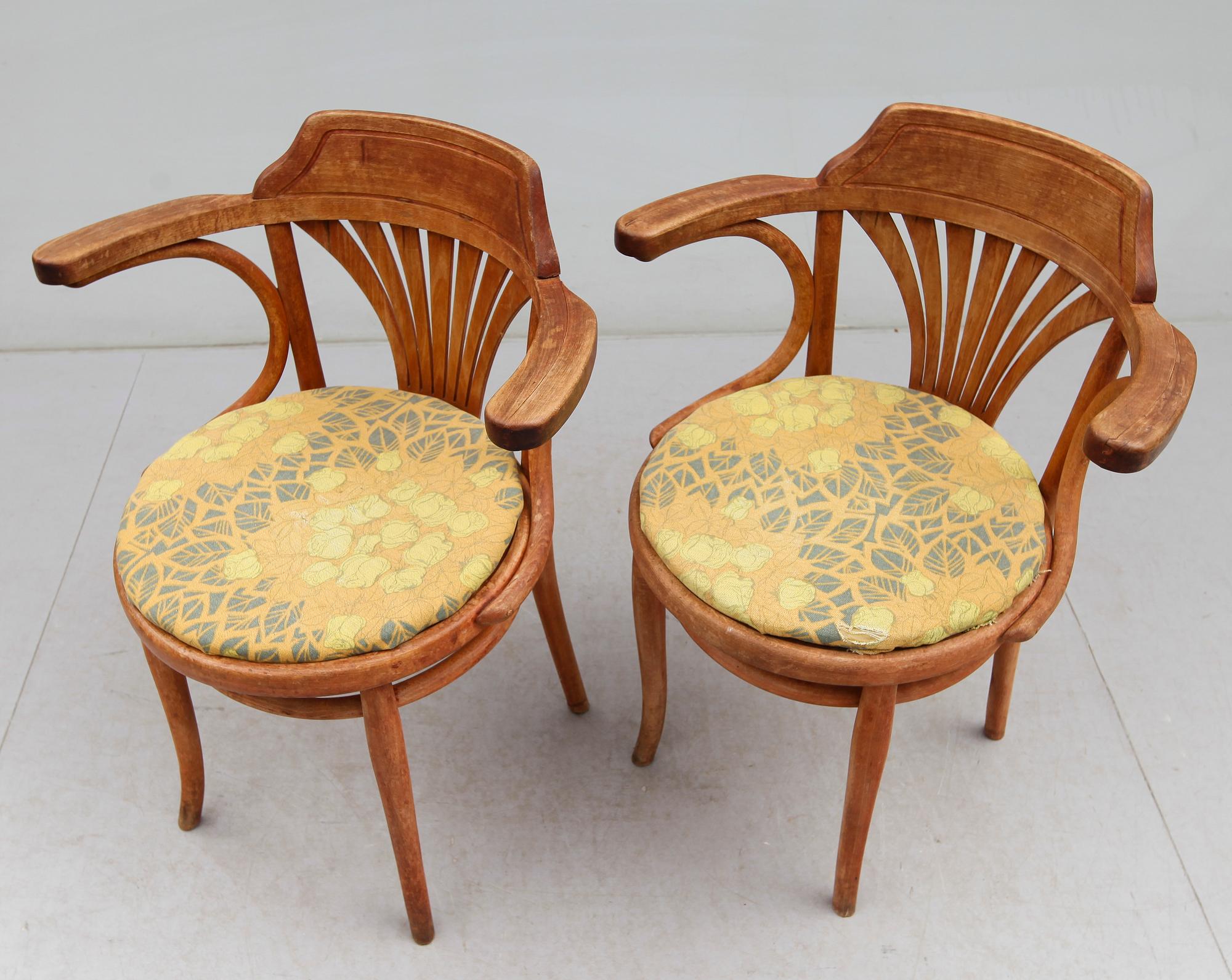 KARMSTOLAR, 1 par, Thonet, 1900-talets början.