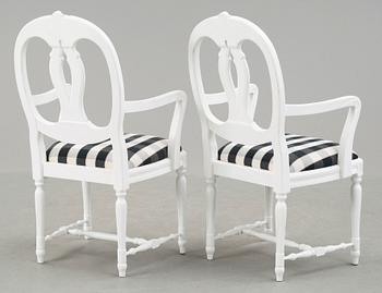 KARMSTOLAR, ett par, gustaviansk stil, omkring 2000.