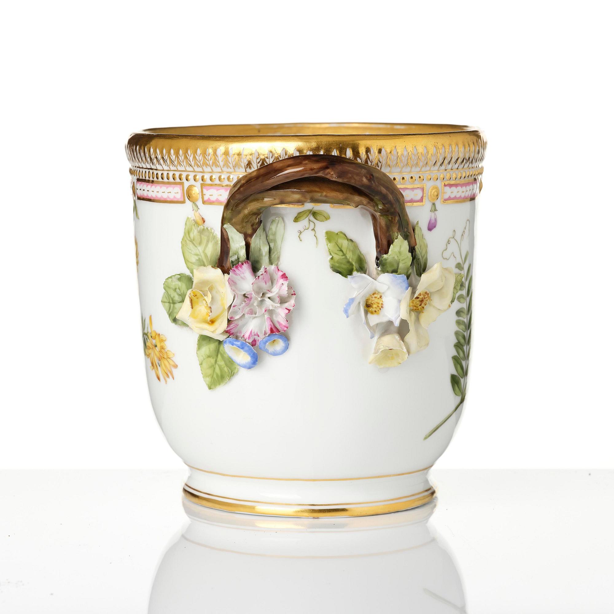 Ytterfoder/Vinkylare, porslin. 'Flora Danica', Royal Copenhagen, Danmark, 1800-tal.