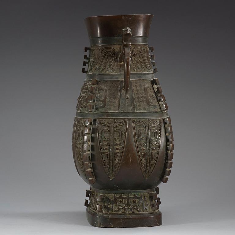 A large archaistic bronze hu, presumably Ming dynasty (1366-1644). Archaistic writing to base.