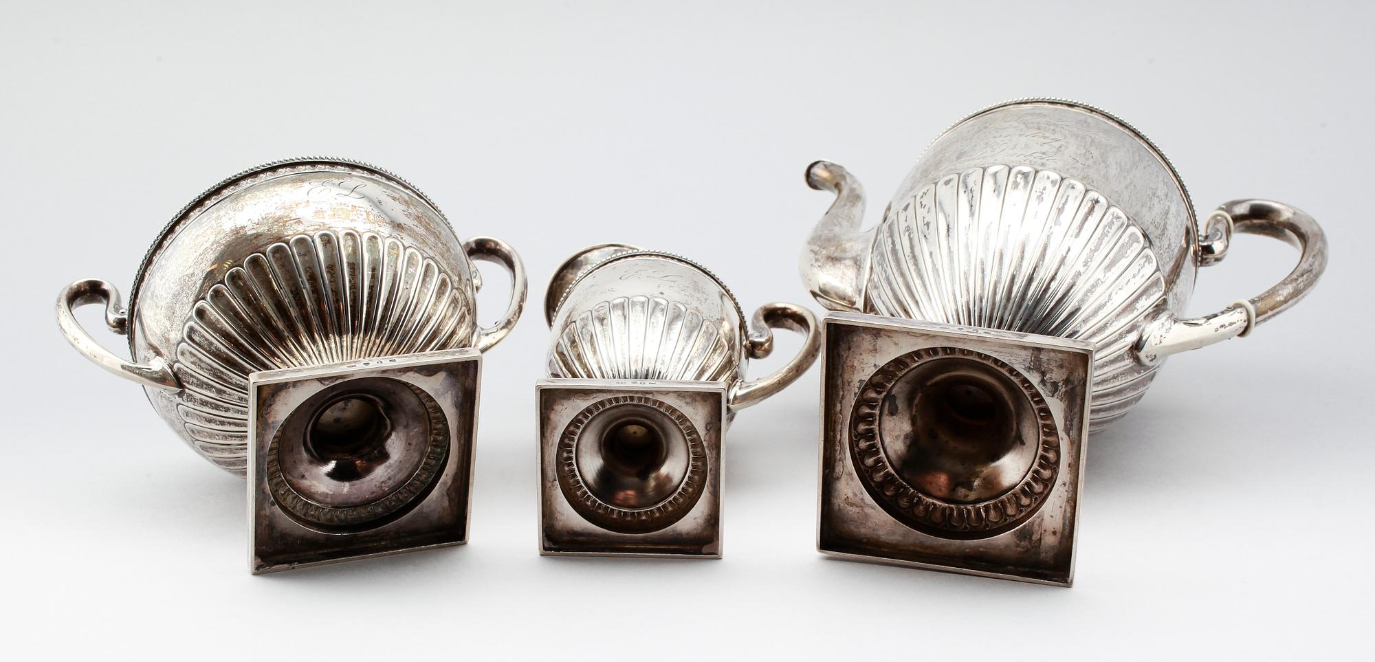 KAFFESERVIS, 3 delar, silver, CG Hallberg, Stockholm 1904. Vikt ca 1016 g.