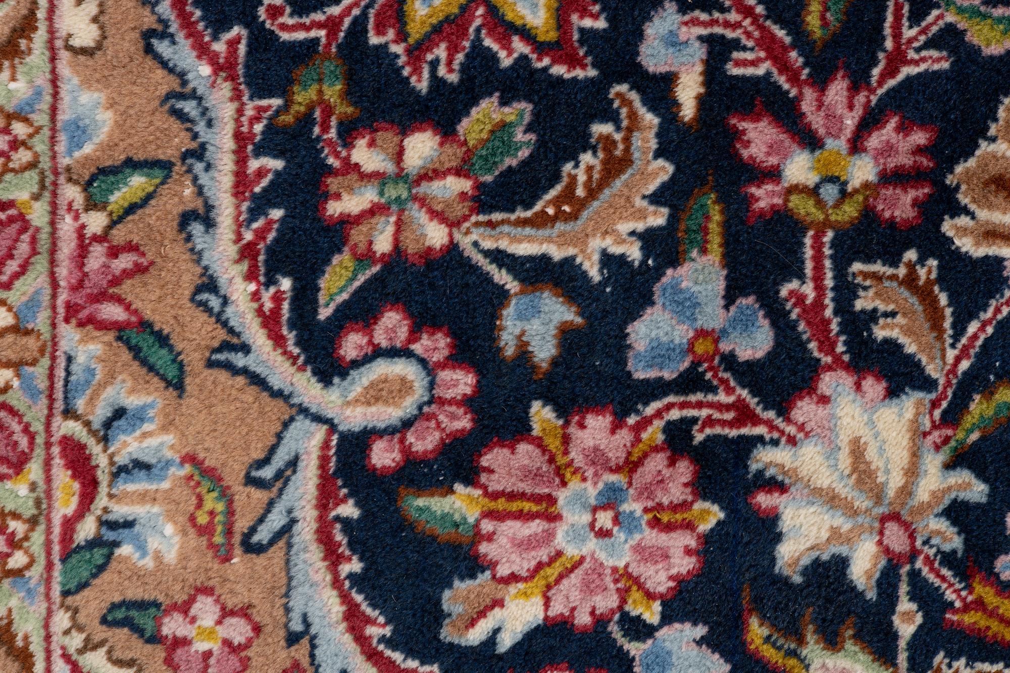 Carpet, Kirman, 410 x 300 cm.