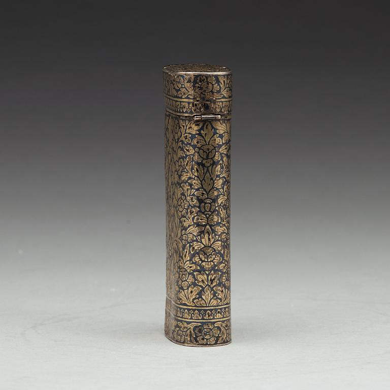 A gilded silver niello box with cover, Thailand, 19th Century.