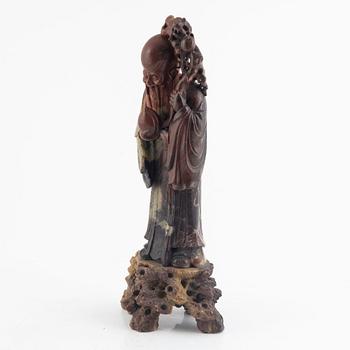 A Chinese soapstone figure of Shoulao, 20th century.