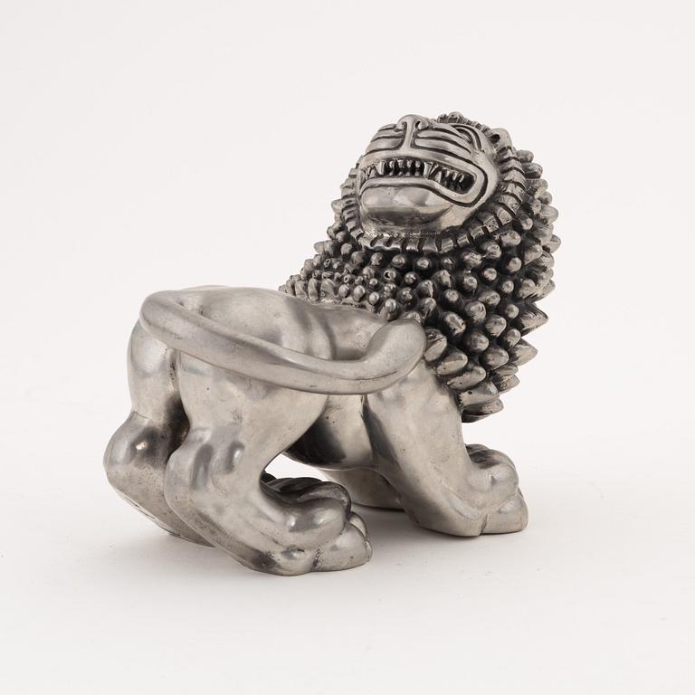 Anna Petrus, skulptur, lejon, tenn, Firma Svenskt Tenn, Stockholm 1993.