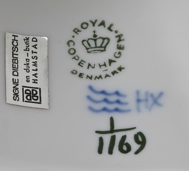 KANDELABER, porslin, "Musselmalet", Royal Copenhagen, 1900-tal.