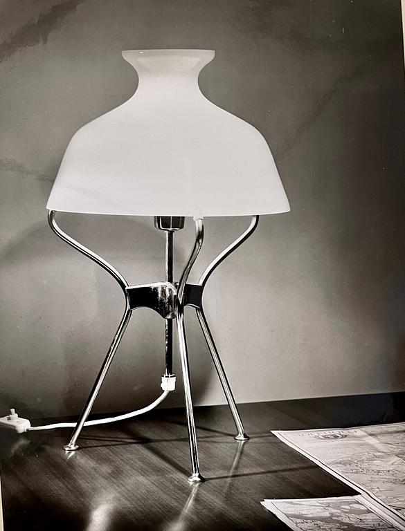 Bertil Brisborg, & Torsten Claeson (1893-1978), a table lamp, model, Triva "532-018", Nordiska Kompaniet, 1950s.