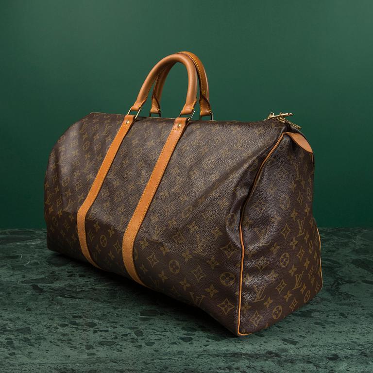 A monogram canvas weekendbag "Keepall 50" by Louis Vuitton.