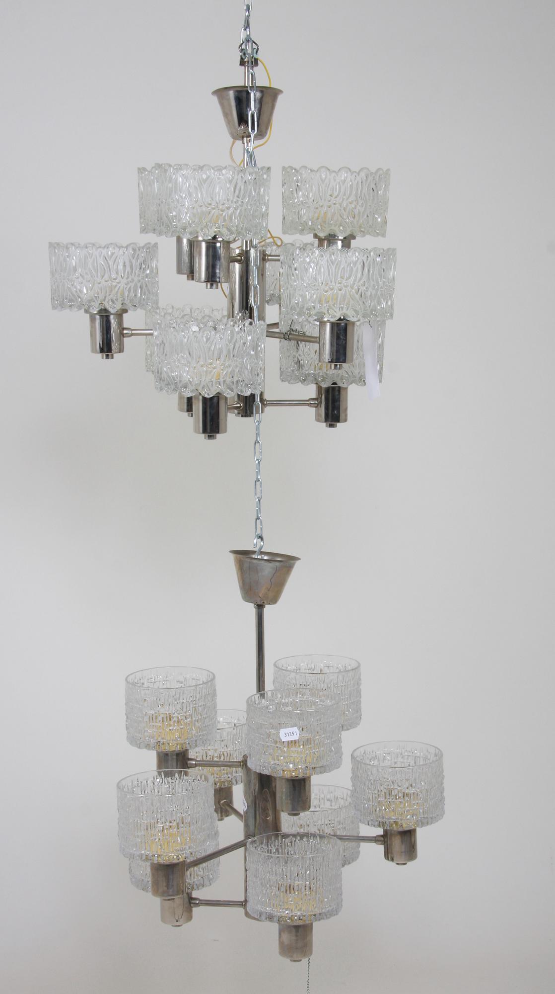 TAKARMATURER, ett par snarlika. H 52.