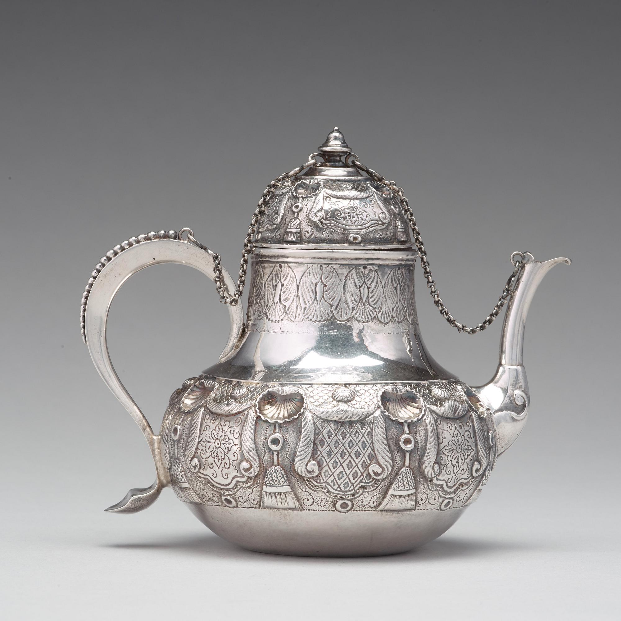 A Dutch 18th century silver tea-pot, mark possibly of Abraham Marshoorn, Amsterdam (1722-1754).