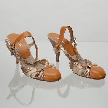 SKOR, sandaletter, Prada.