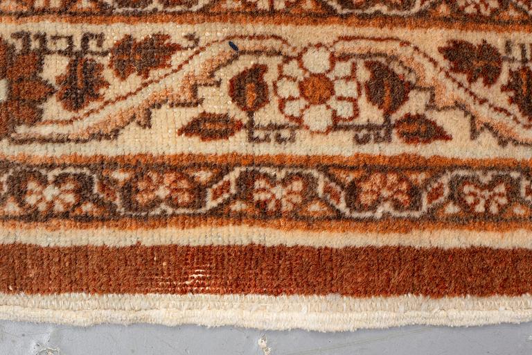 A carpet, an antique Tabriz, ca 380-381,5 x 271,5-283 cm, an inscription: Yekbar Jorabchi.
