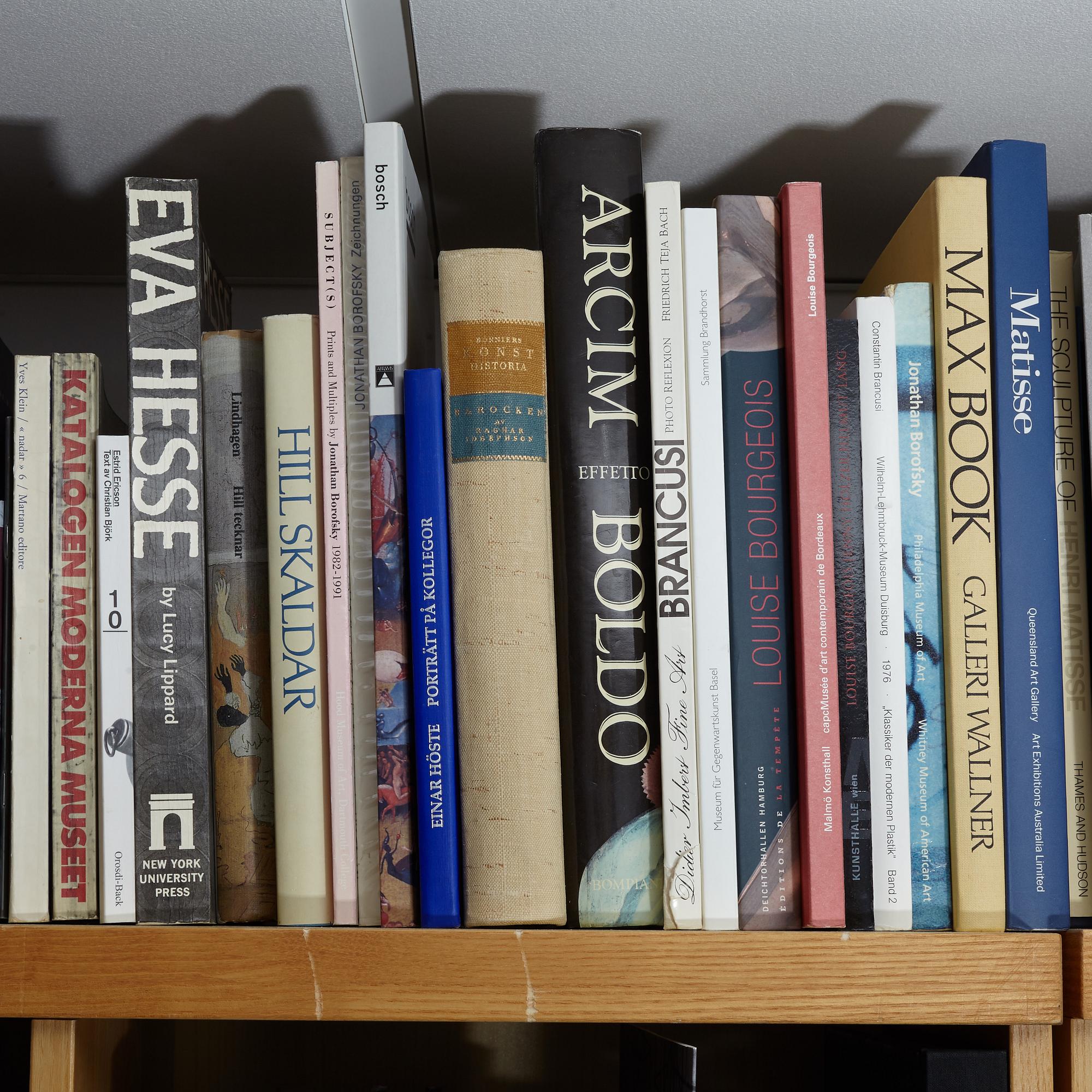 Björn Springfeldt's art library.