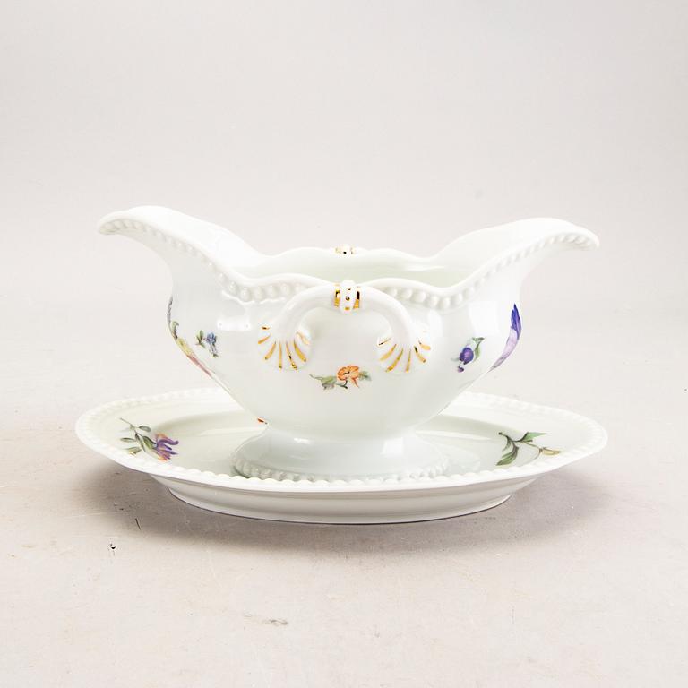 A 76 pcs Rosenthal porcelain service mid 1900s.
