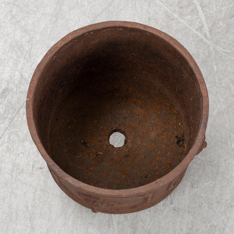 Trädgårdsurnor, ett par, 1900-tal.