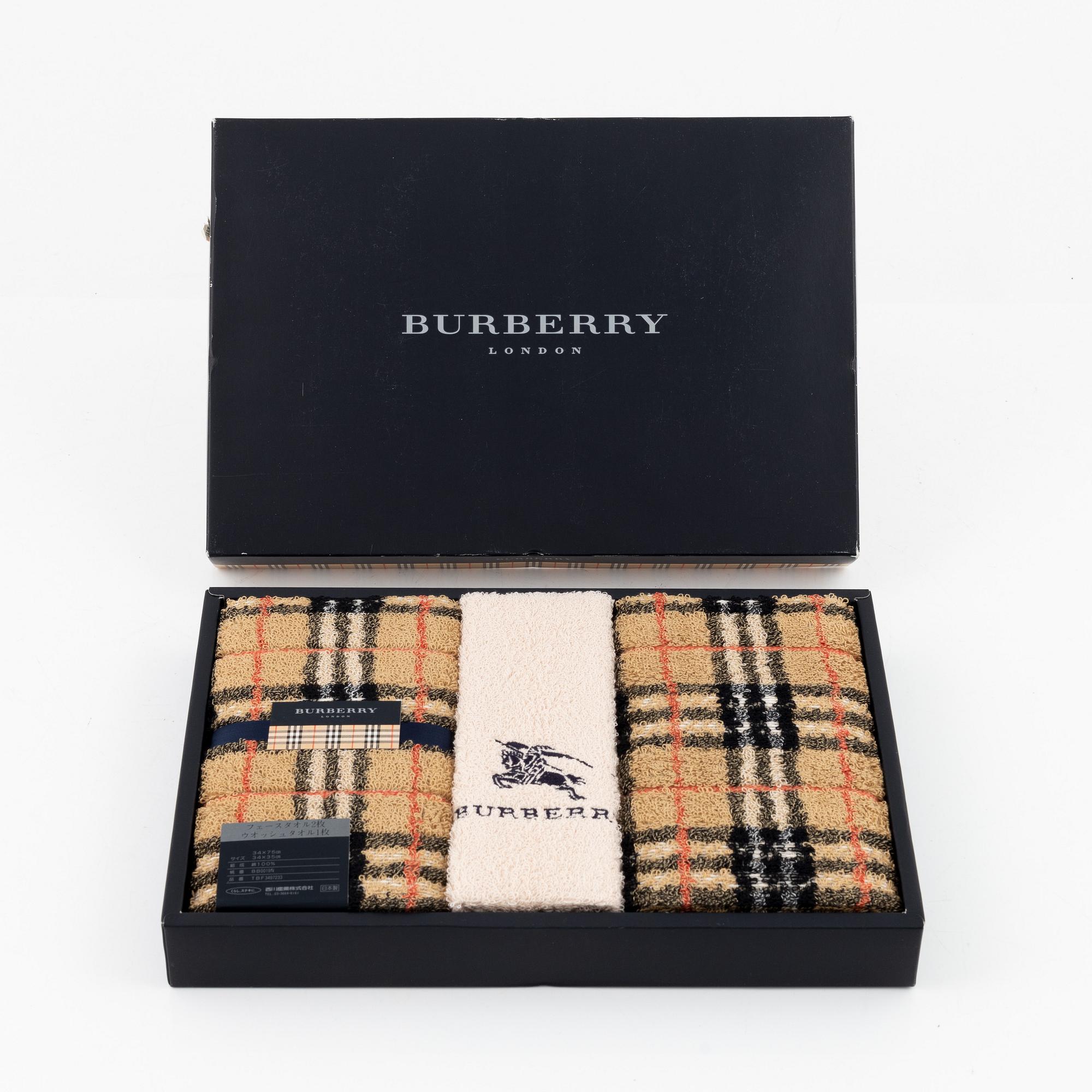 Burberry, a set of three towels.