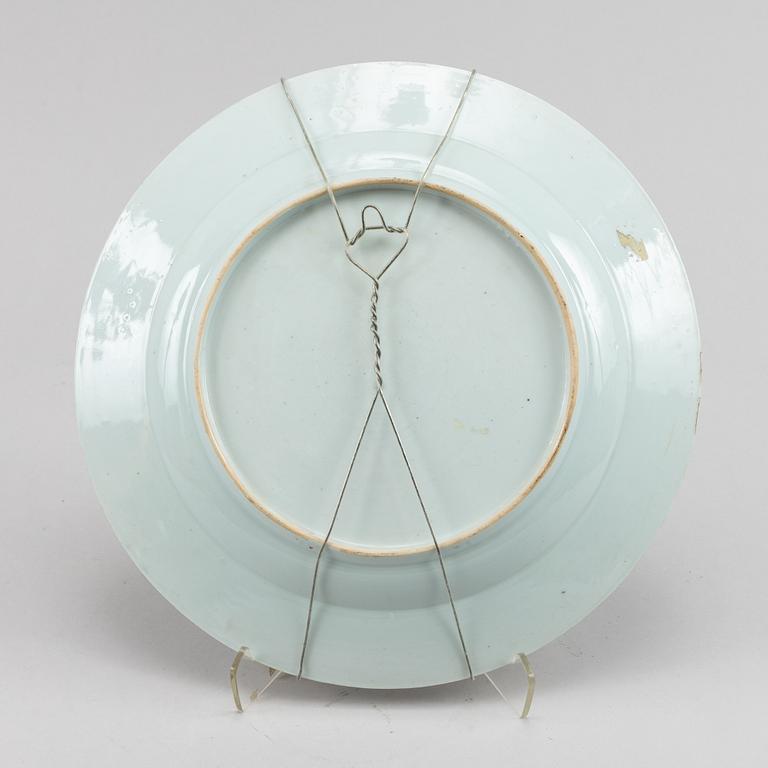 Fat, porslin. Qingdynastin, Qianlong (1736-95).