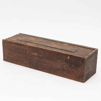 Box, folk art, 19th century.