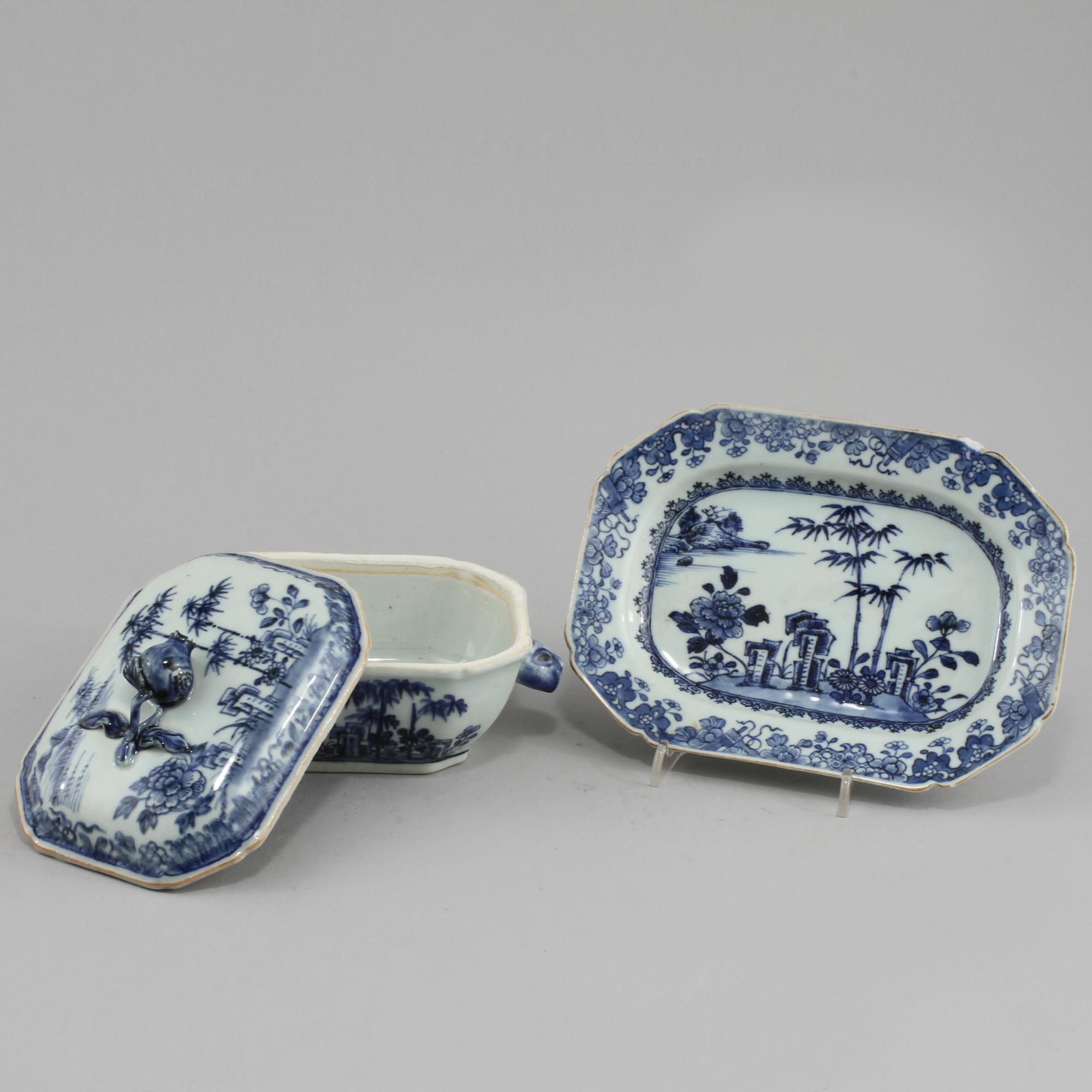 SMÖRTERRIN med UNDERFAT, porslin, Kina, 1700-tal.