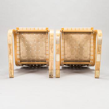 Alvar Aalto, A pair of model 406 armchairs for Artek, 1970s.