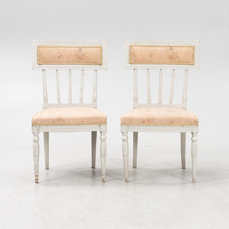 A pair of Gustavian chairs, around the year 1800.