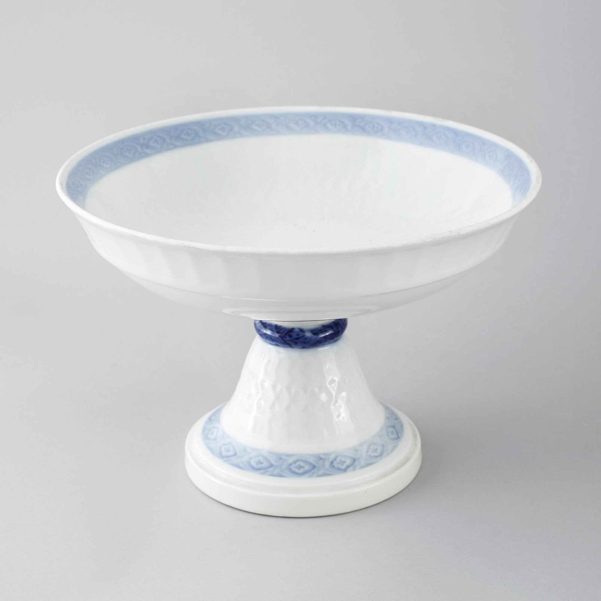73 porcelian serving pieces, "Blå Vifte", Royal Copenhagen, from the second half of the 20th century.