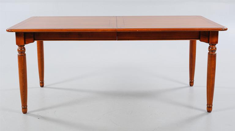 A dining set with seven pieces, designed Louis Philippe, Selva, from late 20th century.