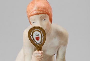 FIGURIN, porslin, "Pige med spegel", Gehard Henning, för Royal Copenhagen, 1900-talets första hälft.