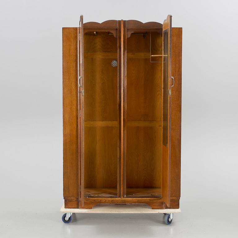 KLÄDSKÅP, C.W.S. Cabinet Factory, London, England, 1930-tal.