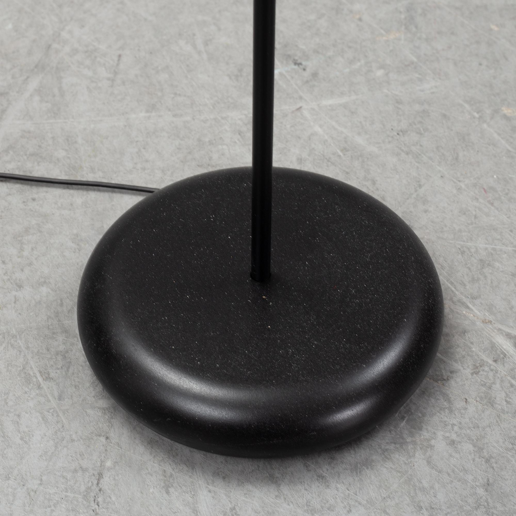 Ichiro Iwasaki, "Pin" golvlampa, Vibia, 2000-tal.