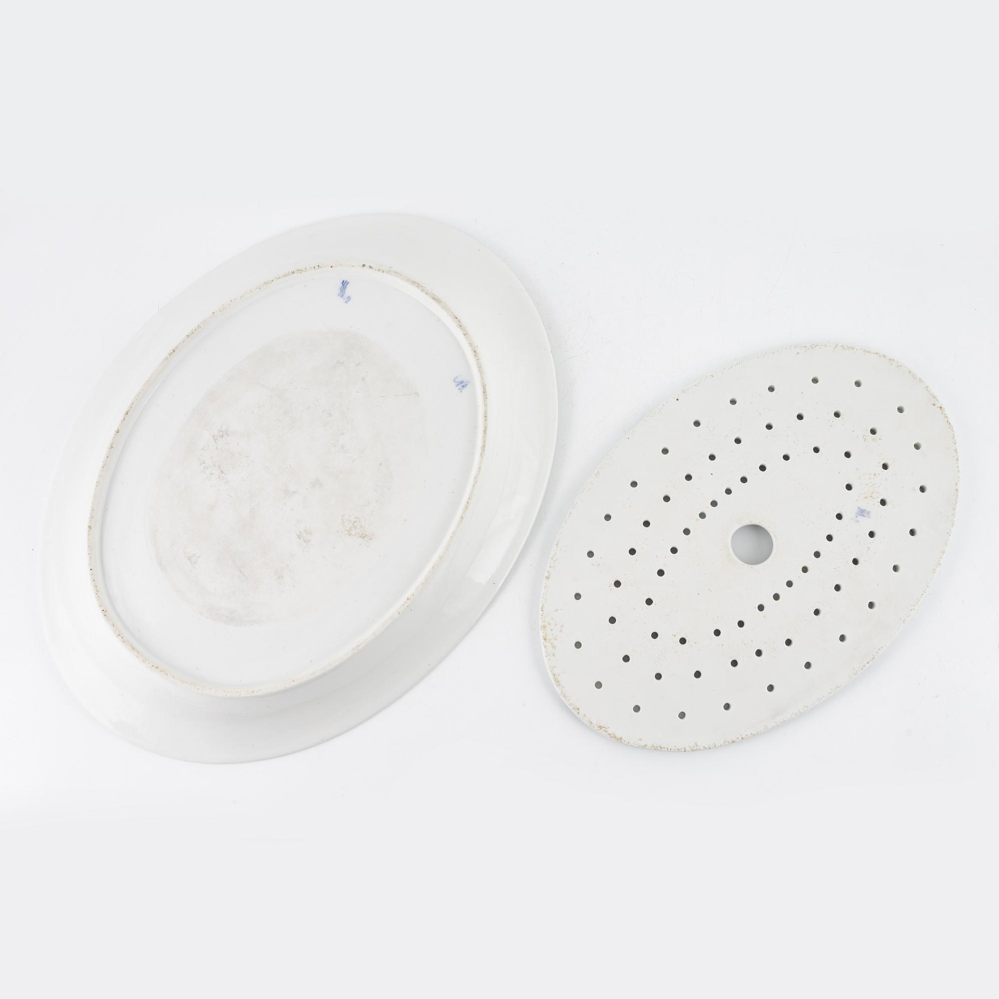 Royal Copenhagen, fish platter, porcelain, "Musselmalet".
