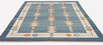 A carpet, flat weave, ca 291,5 x 186 cm, signed MM.