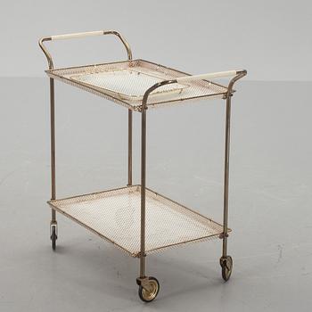 SERVERINGSVAGN, 1900-talets mitt.