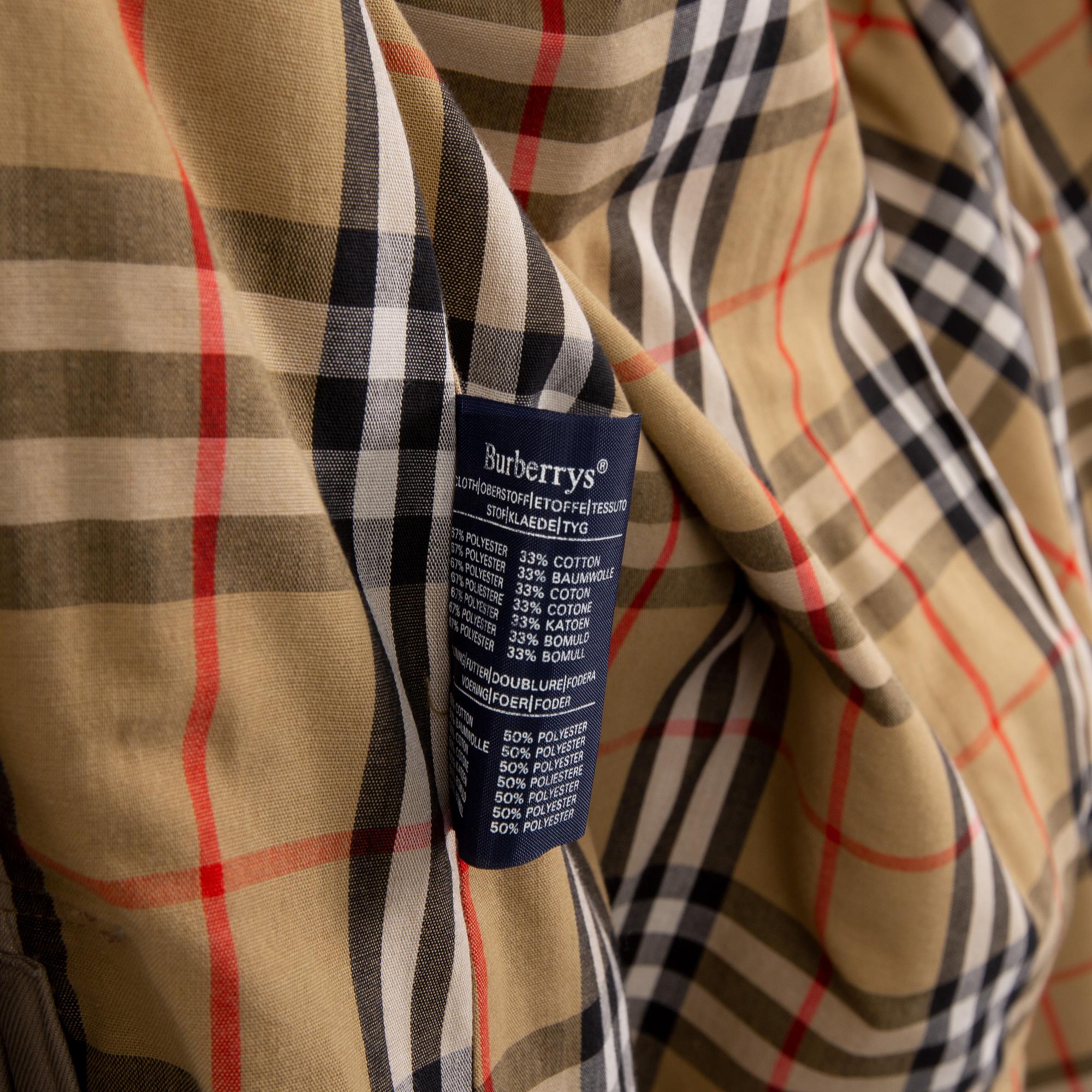 BURBERRY trenchcoat storlek ca medium. Bukowskis