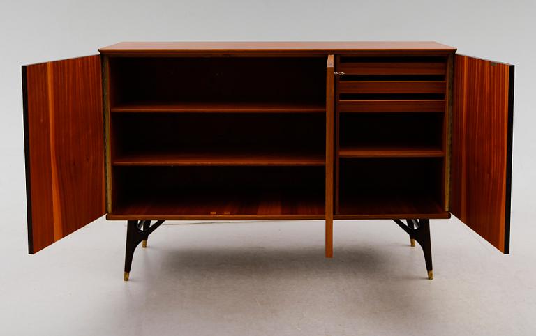 SIDEBOARD, AB Tabergsmöbler, Smålands Taberg, 1900-talets andra hälft.